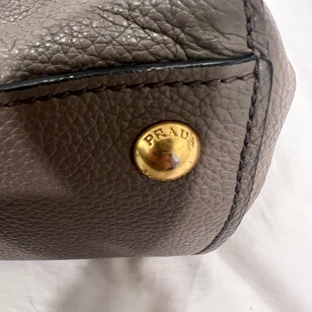 Prada Vitello Grain Grey Leather Tote, BN2829 - Picture 7 of 9